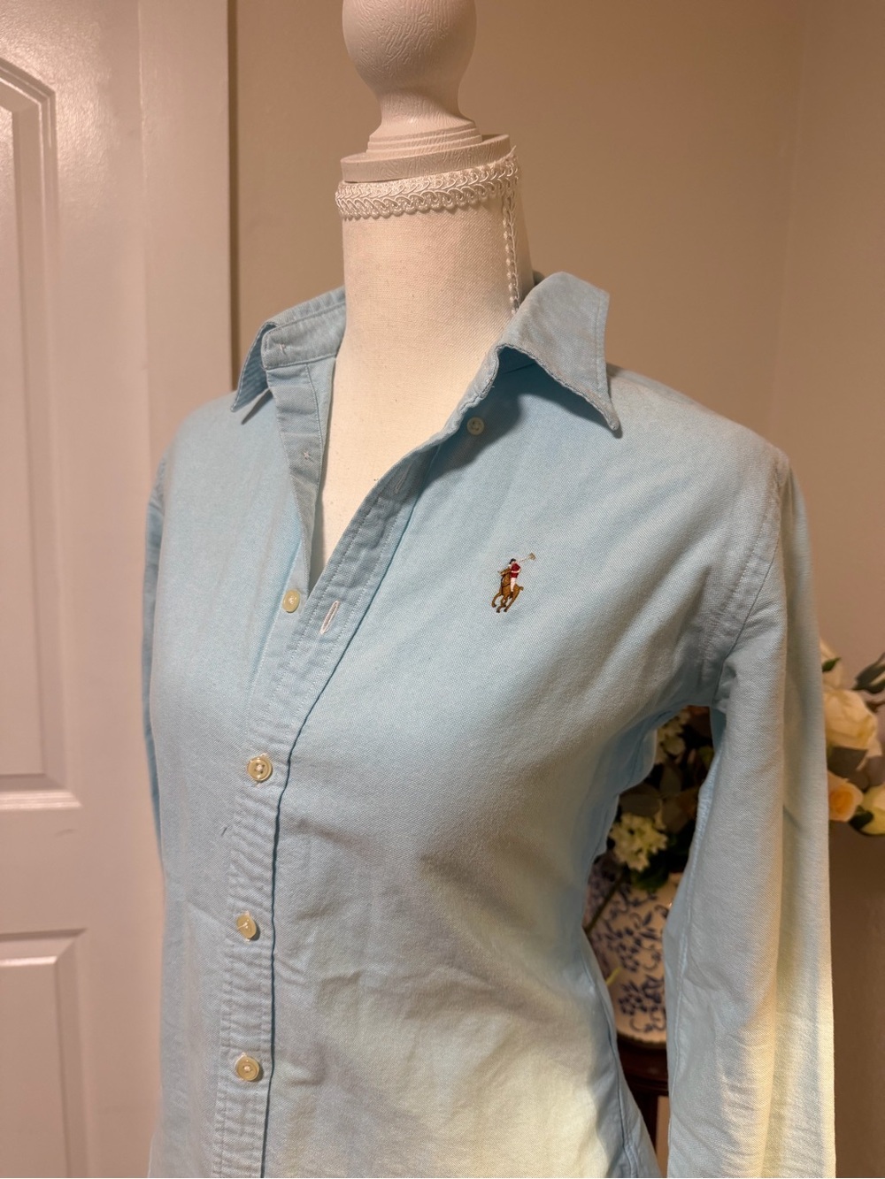 Ralph Lauren Light Blue Women's Button-Down Shirt Pony Preppy Classy - Picture 2 of 11